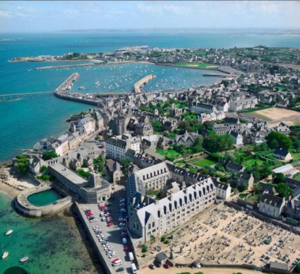 Ty Ma Bro Lägenhet Saint-Pol-de-Léon Exteriör bild